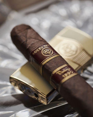 Rocky Patel Vintage 1990 Churchill Glass Tube