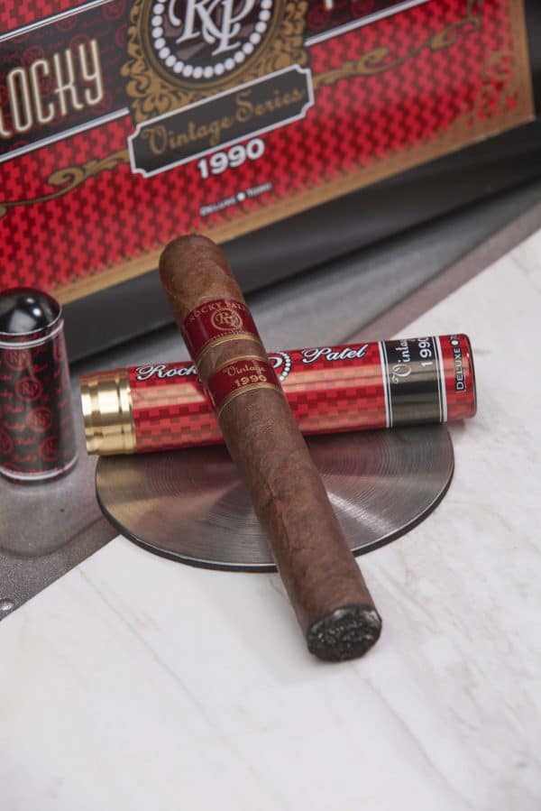 Rocky Patel Vintage 1990 Churchill Glass Tube